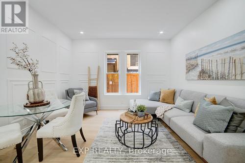 28 Springbank Drive, London South, ON - Indoor Photo Showing Living Room