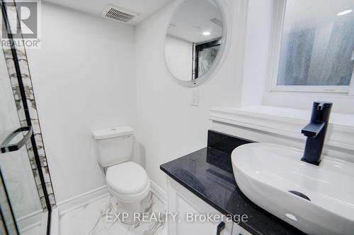 28 Springbank Drive, London South, ON - Indoor Photo Showing Bathroom