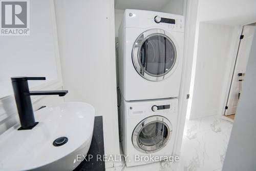 28 Springbank Drive, London South, ON - Indoor Photo Showing Laundry Room
