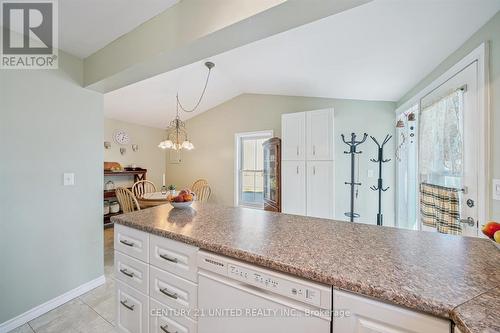 9 Beverly Street, Kawartha Lakes (Lindsay), ON - Indoor Photo Showing Kitchen