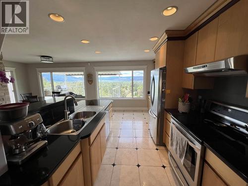 3380 Neid Road, Kelowna, BC - Indoor Photo Showing Kitchen With Double Sink