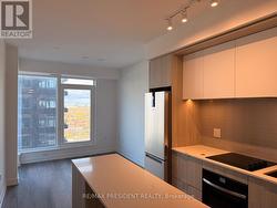 2611 - 395 SQUARE ONE DRIVE  Mississauga, ON L5B 0P6