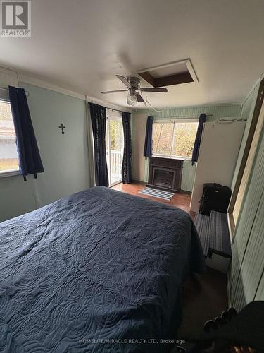 2 Della Street, Georgina, ON - Indoor Photo Showing Bedroom