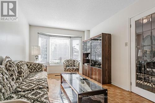 267 Macedonia Crescent, Mississauga, ON - Indoor Photo Showing Living Room