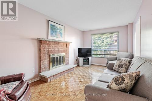267 Macedonia Crescent, Mississauga, ON - Indoor Photo Showing Living Room With Fireplace