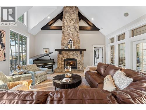 2957 Harvard Road, Kelowna, BC - Indoor Photo Showing Living Room With Fireplace