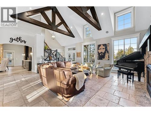 2957 Harvard Road, Kelowna, BC - Indoor