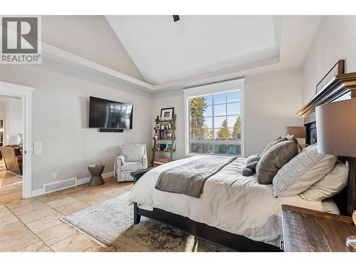 2957 Harvard Road, Kelowna, BC - Indoor Photo Showing Bedroom