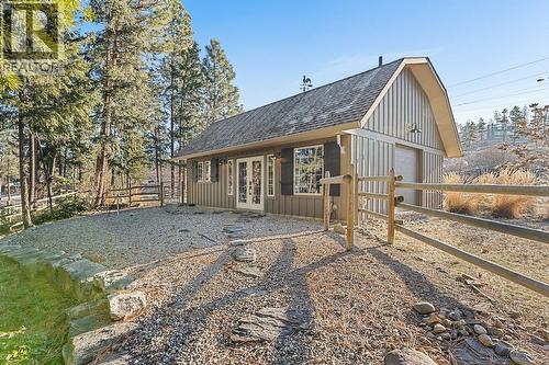 2957 Harvard Road, Kelowna, BC - Outdoor