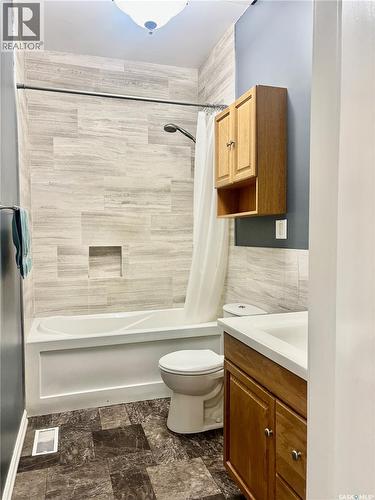 210 South Avenue E, Hafford, SK - Indoor Photo Showing Bathroom