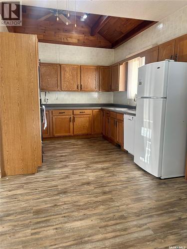 210 South Avenue E, Hafford, SK - Indoor Photo Showing Kitchen