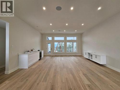 1122 Carnoustie Drive, Kelowna, BC - Indoor Photo Showing Other Room