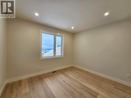 1122 Carnoustie Drive, Kelowna, BC - Indoor Photo Showing Other Room