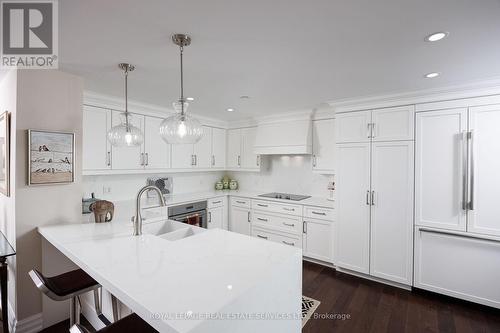 1802 - 2060 Lakeshore Road, Burlington, ON - Indoor Photo Showing Kitchen With Upgraded Kitchen