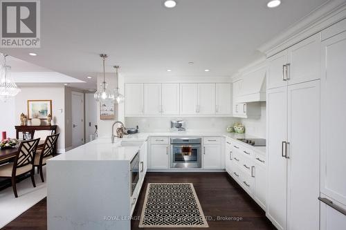 1802 - 2060 Lakeshore Road, Burlington, ON - Indoor Photo Showing Kitchen With Upgraded Kitchen