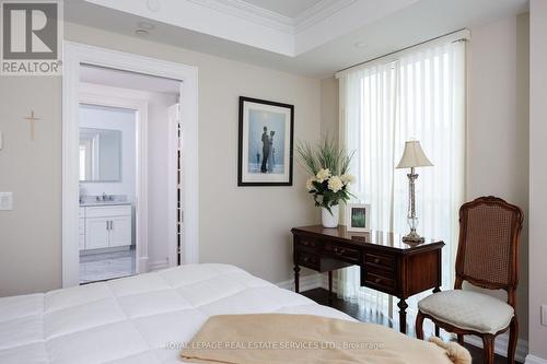 1802 - 2060 Lakeshore Road, Burlington, ON - Indoor Photo Showing Bedroom
