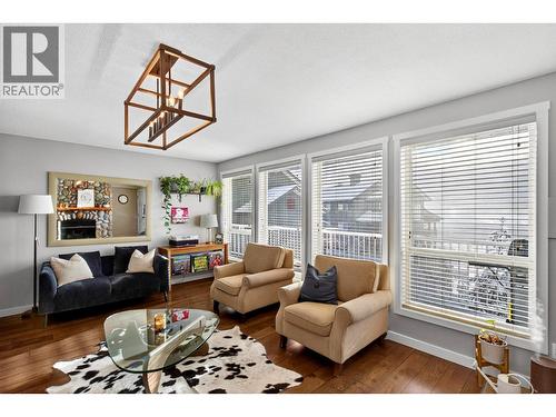 7375 Porcupine Road Unit# 104, Big White, BC - Indoor Photo Showing Living Room