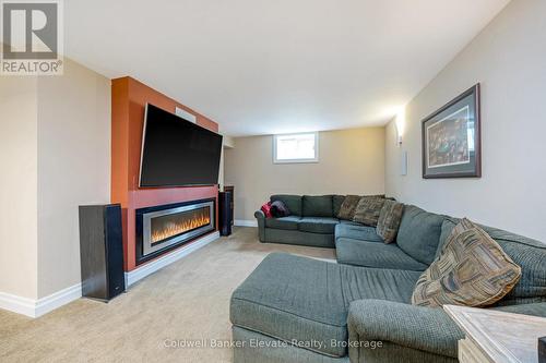 14294 Winston Churchill Boulevard, Caledon, ON - Indoor Photo Showing Living Room With Fireplace