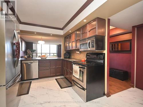 512 - 320 Mill Street S, Brampton, ON - Indoor Photo Showing Kitchen