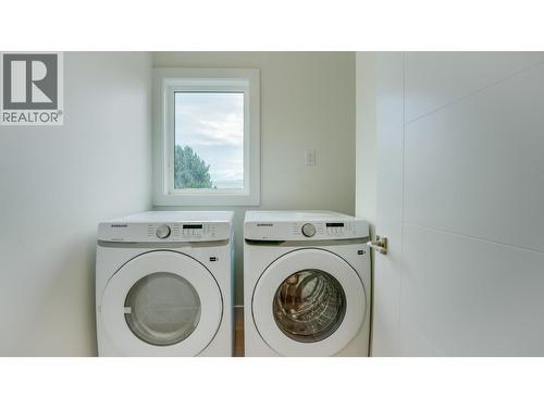 5705 Heritage Drive Unit# Sl 9, Vernon, BC - Indoor Photo Showing Laundry Room