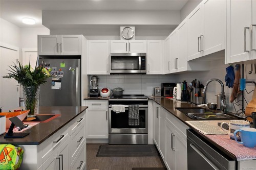 607-2843 Jacklin Rd, Langford, BC - Indoor Photo Showing Kitchen With Double Sink With Upgraded Kitchen