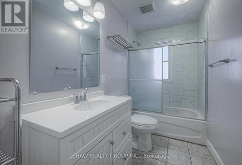 184 Patricia Avenue, Kitchener, ON - Indoor Photo Showing Bathroom