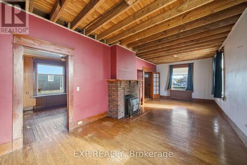 160 Head Street N, Norfolk, ON - Indoor With Fireplace