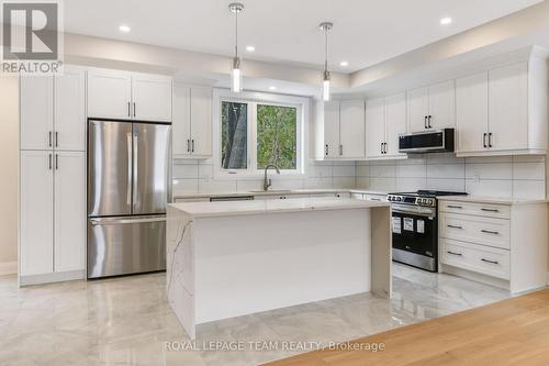 845 Melfa Crescent, Ottawa, ON - Indoor Photo Showing Kitchen With Upgraded Kitchen