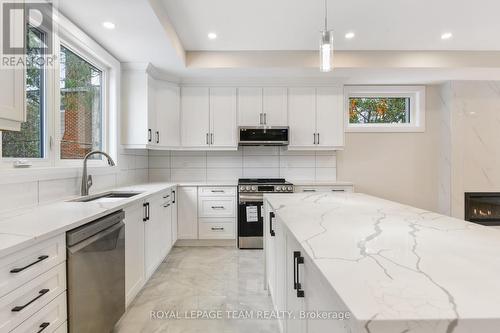 845 Melfa Crescent, Ottawa, ON - Indoor Photo Showing Kitchen With Upgraded Kitchen