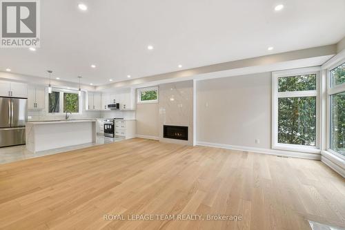 845 Melfa Crescent, Ottawa, ON - Indoor Photo Showing Kitchen