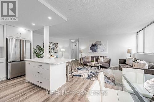 1108 - 3590 Kaneff Crescent, Mississauga, ON - Indoor