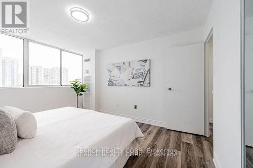 1108 - 3590 Kaneff Crescent, Mississauga, ON - Indoor Photo Showing Bedroom