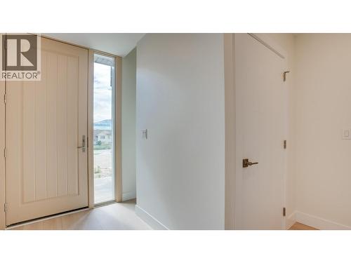 5705 Heritage Drive Unit# Sl 12, Vernon, BC - Indoor Photo Showing Other Room