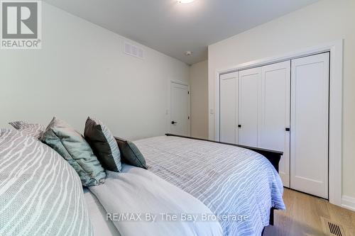 91 Summer View Avenue, Collingwood, ON - Indoor Photo Showing Bedroom