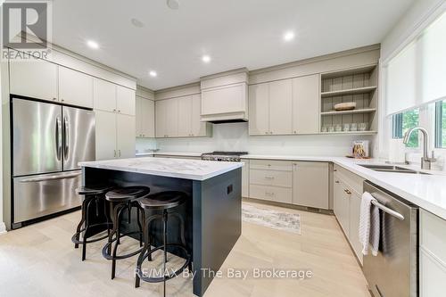 91 Summer View Avenue, Collingwood, ON - Indoor Photo Showing Kitchen With Stainless Steel Kitchen With Double Sink With Upgraded Kitchen