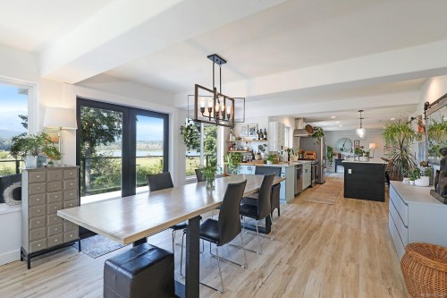 7703 Tozer Rd, Fanny Bay, BC 