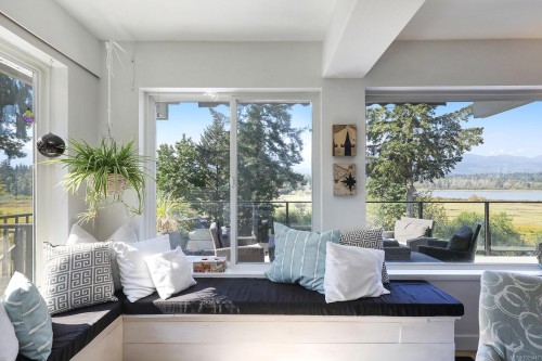 7703 Tozer Rd, Fanny Bay, BC 