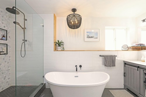 7703 Tozer Rd, Fanny Bay, BC 