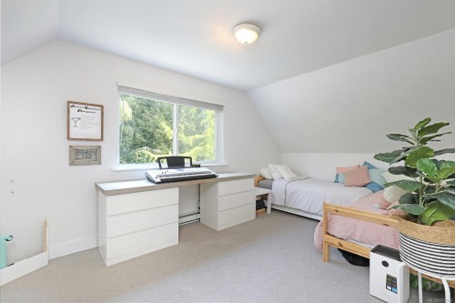 7703 Tozer Rd, Fanny Bay, BC 