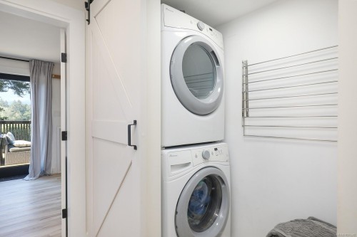 7703 Tozer Rd, Fanny Bay, BC 