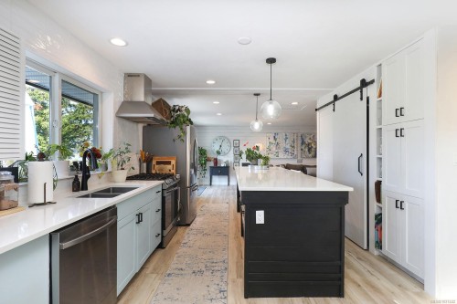 7703 Tozer Rd, Fanny Bay, BC 