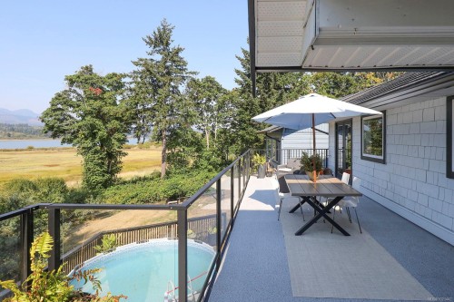 7703 Tozer Rd, Fanny Bay, BC 