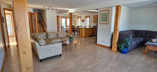 3093 Mission Wycliffe Road, Wycliffe, BC - Indoor Photo Showing Living Room