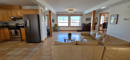 3093 Mission Wycliffe Road, Wycliffe, BC - Indoor Photo Showing Kitchen