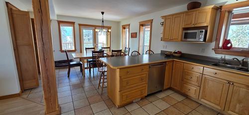 3093 Mission Wycliffe Road, Wycliffe, BC - Indoor Photo Showing Kitchen