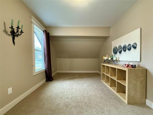 311 302Nd Avenue, Kimberley, BC - Indoor Photo Showing Other Room