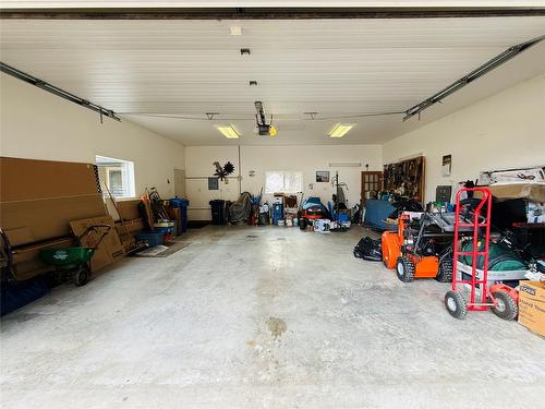 311 302Nd Avenue, Kimberley, BC - Indoor Photo Showing Garage