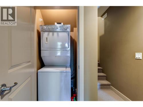 1795 Country Club Drive Unit# 105, Kelowna, BC - Indoor Photo Showing Laundry Room