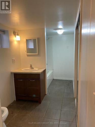 58 North Street N, Clarington (Newcastle), ON - Indoor Photo Showing Bathroom