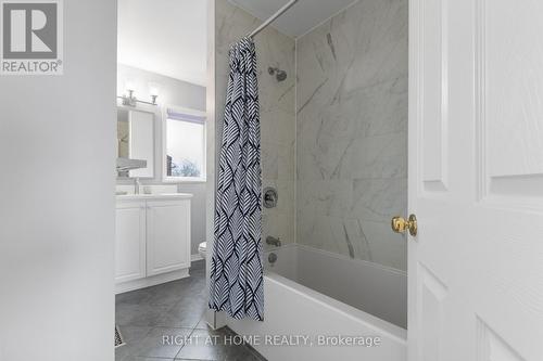 4 Thorburn Private, Ottawa, ON - Indoor Photo Showing Bathroom